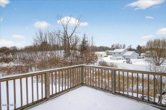 10 Camber Court, Halfmoon, NY 12118