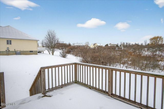 10 Camber Court, Halfmoon, NY 12118