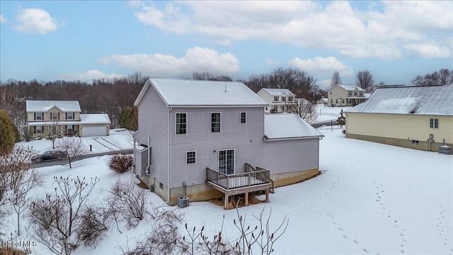 10 Camber Court, Halfmoon, NY 12118