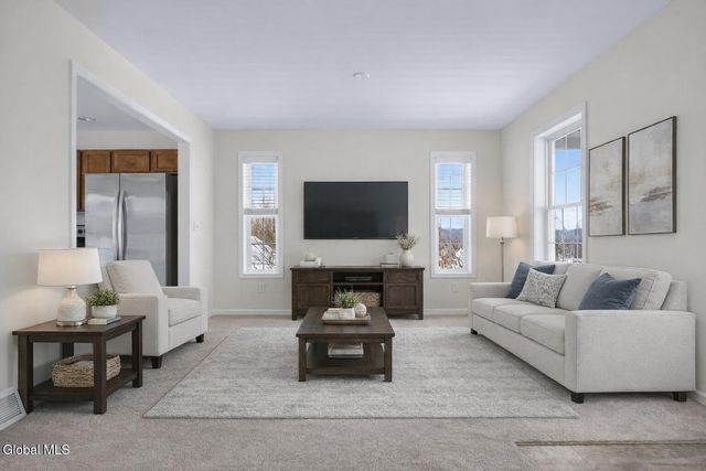 10 Camber Court, Halfmoon, NY 12118