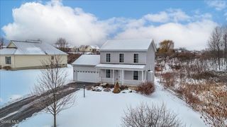 10 Camber Court, Halfmoon, NY 12118