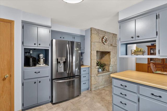 2110 Eastwood Avenue, Janesville, WI 53545