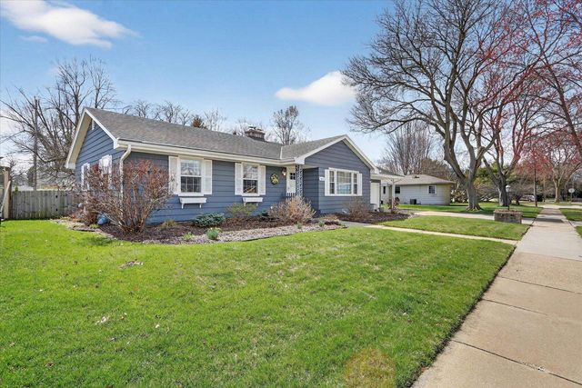 2110 Eastwood Avenue, Janesville, WI 53545