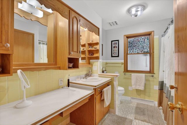 2110 Eastwood Avenue, Janesville, WI 53545