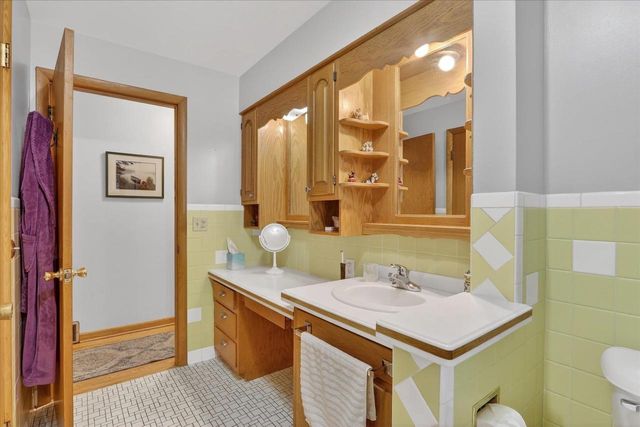 2110 Eastwood Avenue, Janesville, WI 53545