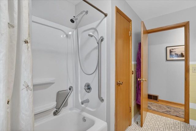 2110 Eastwood Avenue, Janesville, WI 53545