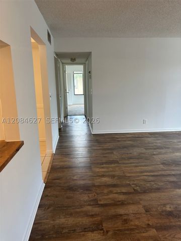 718 Sunny Pine Way H2, Green Acres, FL 33415