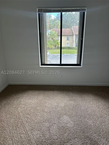 718 Sunny Pine Way H2, Green Acres, FL 33415