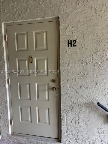 718 Sunny Pine Way H2, Green Acres, FL 33415
