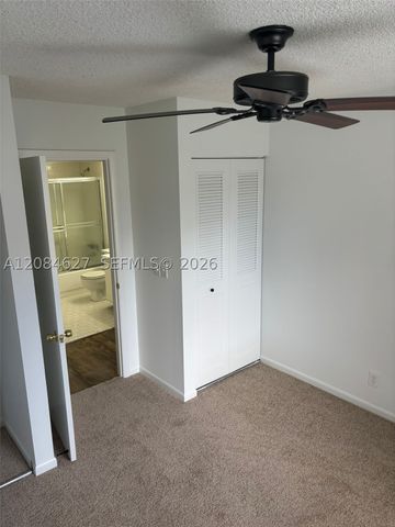 718 Sunny Pine Way H2, Green Acres, FL 33415