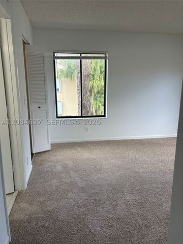 718 Sunny Pine Way H2, Green Acres, FL 33415