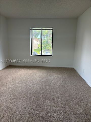 718 Sunny Pine Way H2, Green Acres, FL 33415
