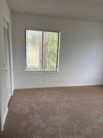 718 Sunny Pine Way H2, Green Acres, FL 33415