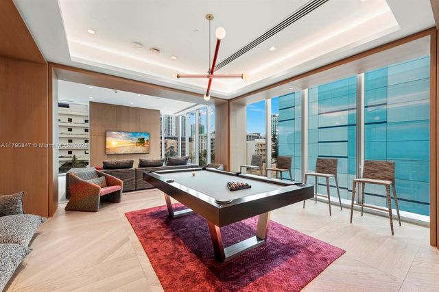 700 NE 26th Ter TH-403, Miami, FL 33137