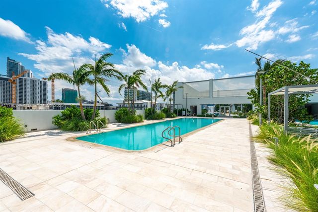 700 NE 26th Ter TH-403, Miami, FL 33137