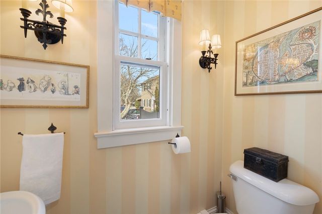 68 Sachuest Way, Middletown, RI 02842