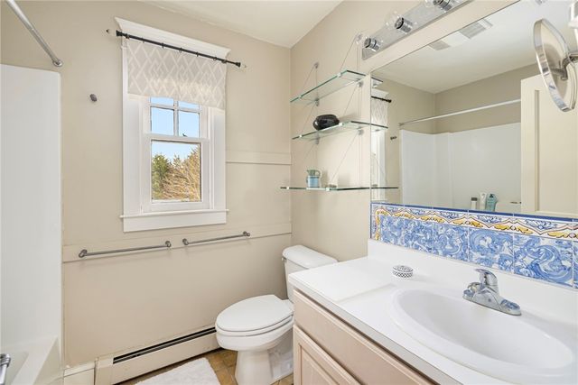 68 Sachuest Way, Middletown, RI 02842