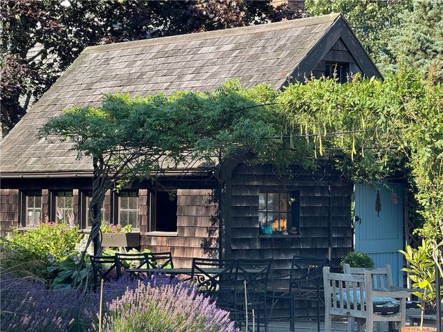 68 Sachuest Way, Middletown, RI 02842