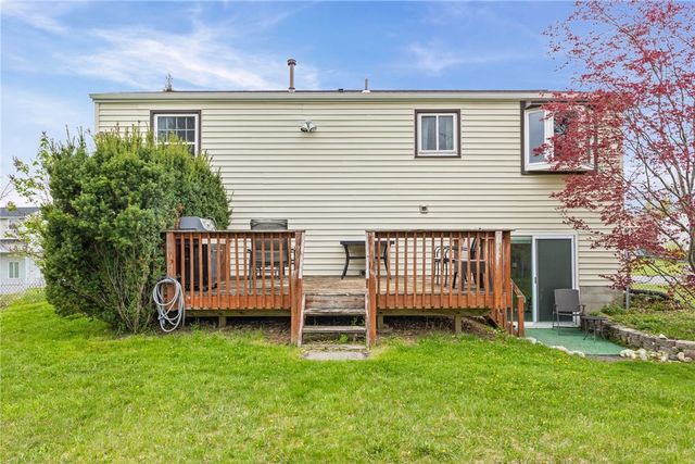 5765 Clover Meadow Lane, Farmington, NY 14425