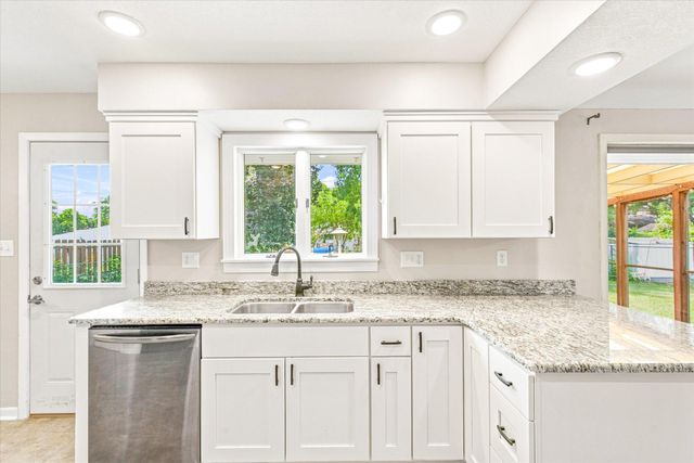 1345 Manomin Avenue, West Saint Paul, MN 55118