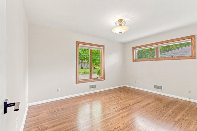 1345 Manomin Avenue, West Saint Paul, MN 55118