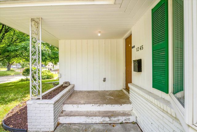 1345 Manomin Avenue, West Saint Paul, MN 55118