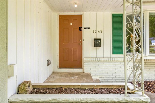 1345 Manomin Avenue, West Saint Paul, MN 55118