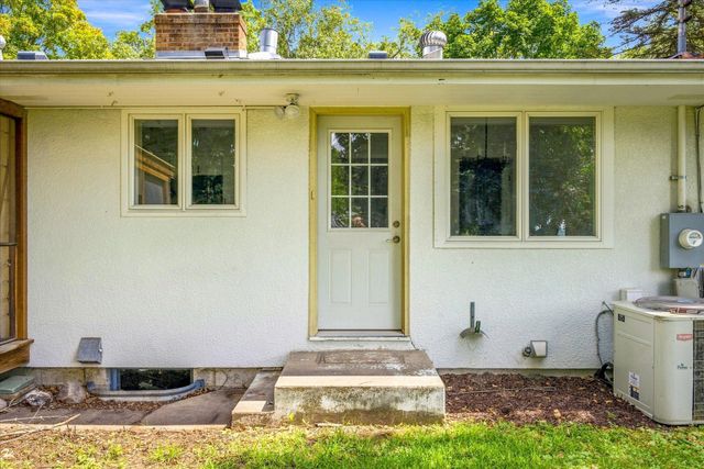 1345 Manomin Avenue, West Saint Paul, MN 55118
