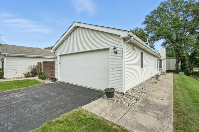 2318 Deerpath Drive W, Schererville, IN 46375