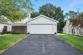 2318 Deerpath Drive W, Schererville, IN 46375