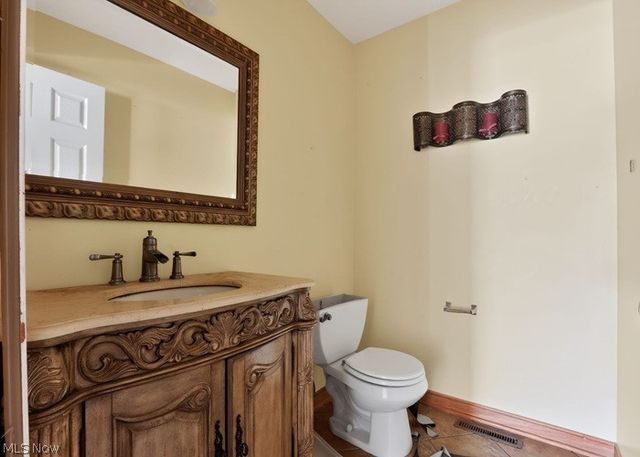 6740 Bridgestone Circle NE, Canton, OH 44721