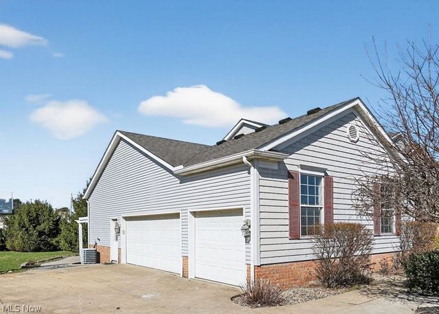 6740 Bridgestone Circle NE, Canton, OH 44721