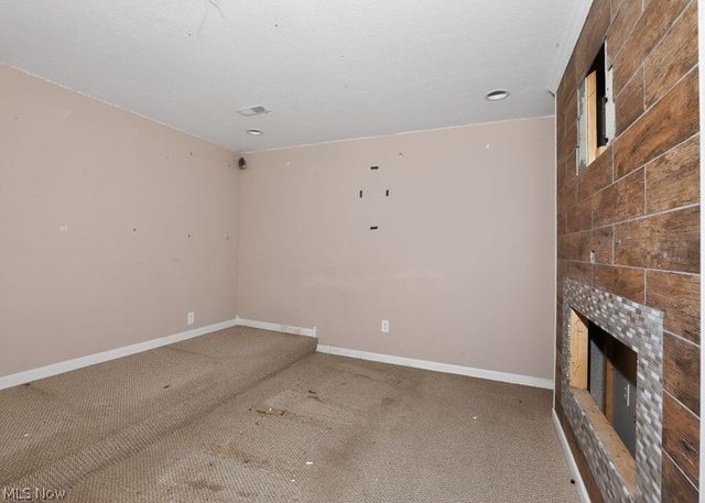 6740 Bridgestone Circle NE, Canton, OH 44721