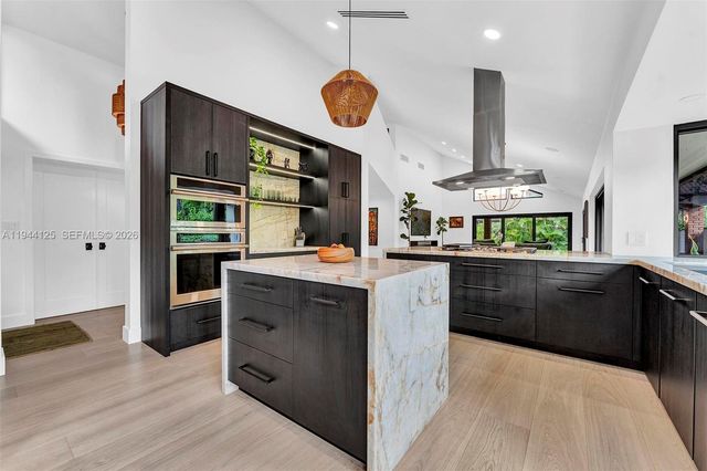 7819 SW 89th Ln, Miami, FL 33156