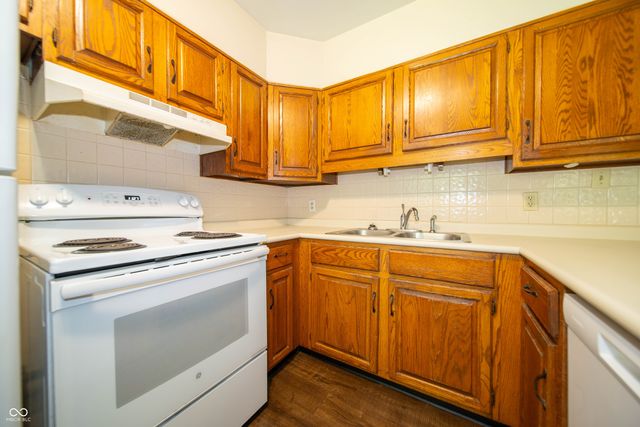 7908 Kimlough Drive, Indianapolis, IN 46240