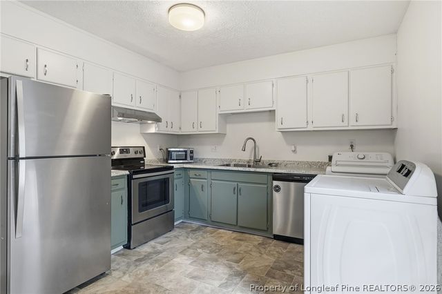5947 Spinner Road, Hope Mills, NC 28348