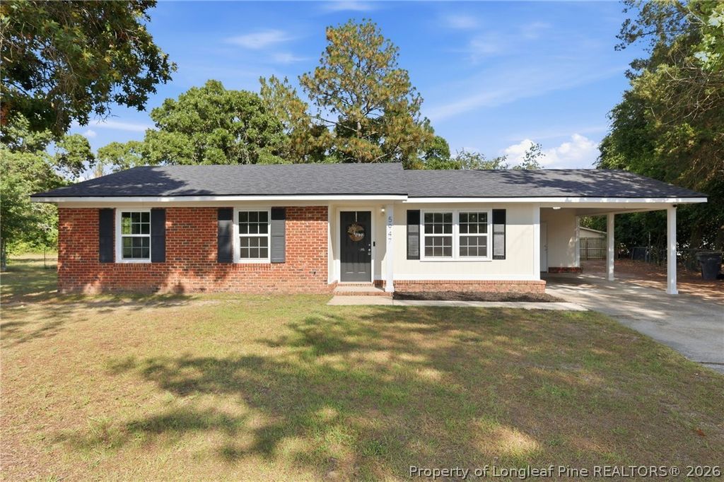 5947 Spinner Road, Hope Mills, NC 28348
