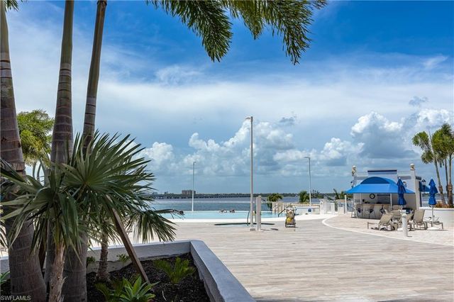 2743 1st ST 105, Fort Myers, FL 33916