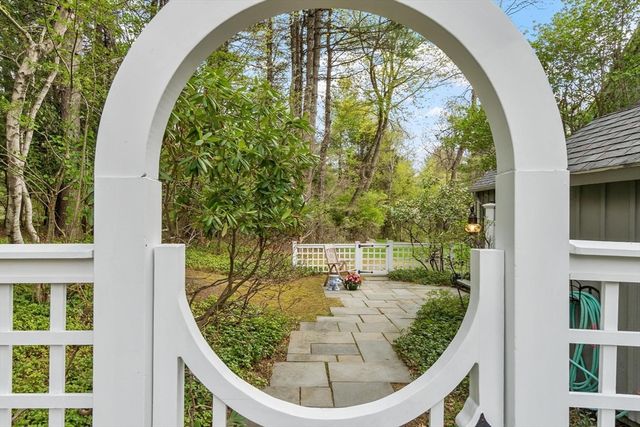 4 Apple Blossom Road, Andover, MA 01810