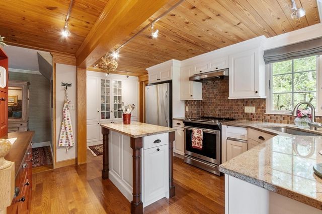 4 Apple Blossom Road, Andover, MA 01810