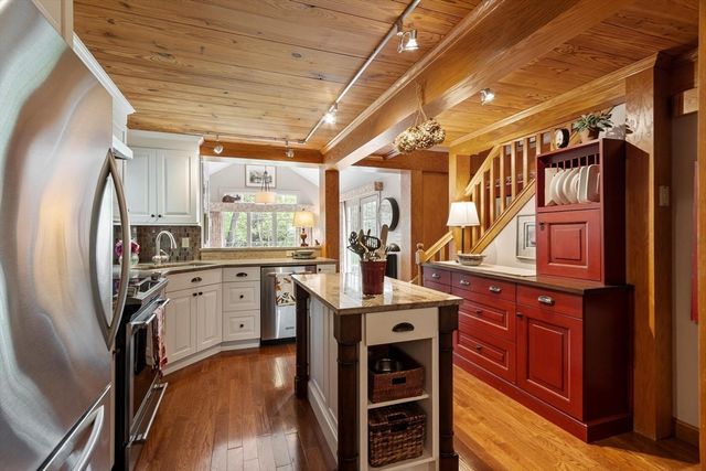 4 Apple Blossom Road, Andover, MA 01810