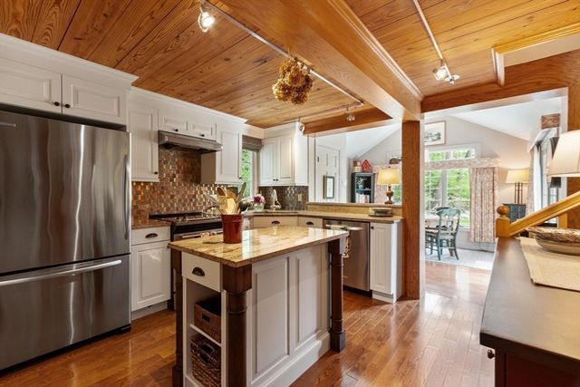 4 Apple Blossom Road, Andover, MA 01810