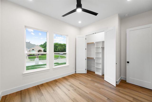 2300 Cherry Sage Drive, Arlington, TX 76001