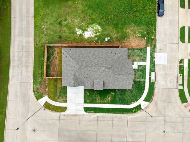 2300 Cherry Sage Drive, Arlington, TX 76001