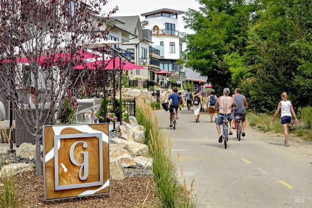 312 E 44th Street, Garden City, ID 83714