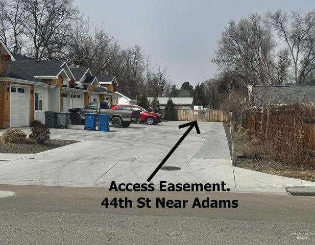 312 E 44th Street, Garden City, ID 83714