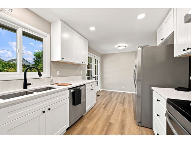 987 BAXTER St, Eugene, OR 97402