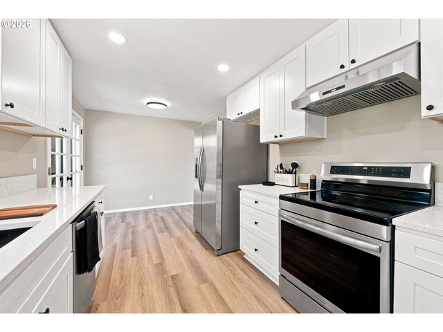 987 BAXTER St, Eugene, OR 97402