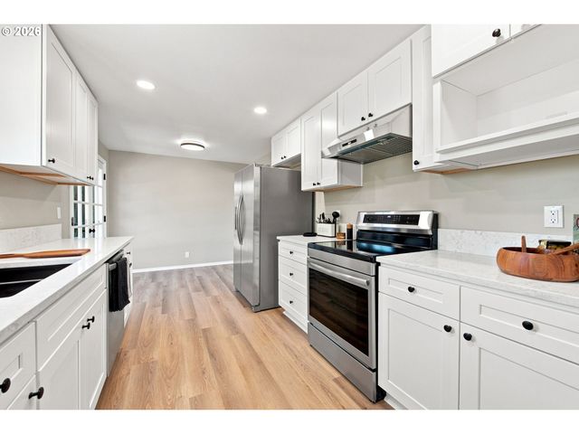 987 BAXTER St, Eugene, OR 97402