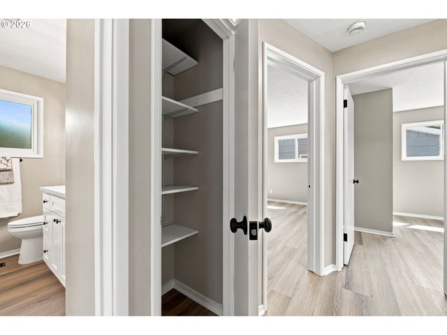 987 BAXTER St, Eugene, OR 97402